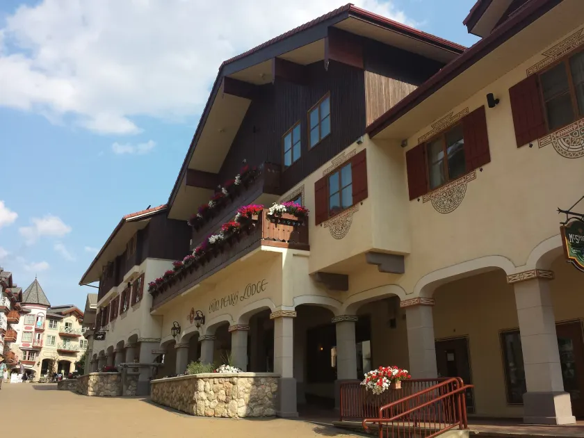 Sun Peaks Lodge - Image 1