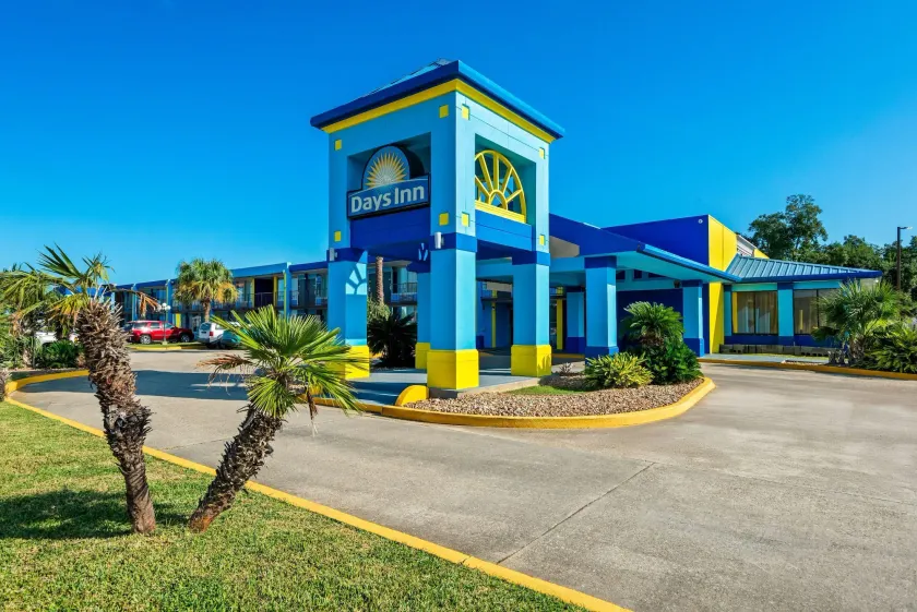 Days Inn by Wyndham Lafayette Near Lafayette Airport - Image 1