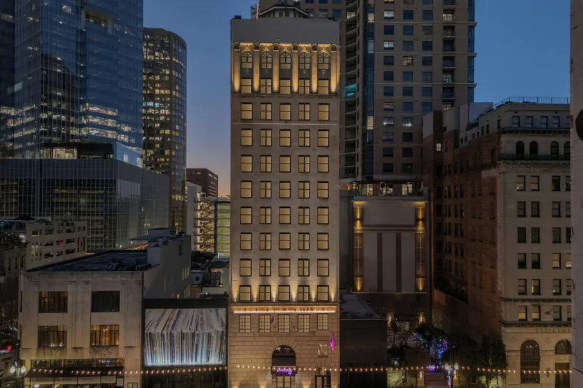 Moxy Houston Downtown - Image 1