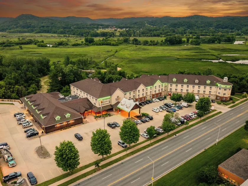 Stoney Creek Hotel La Crosse - Onalaska - Image 1