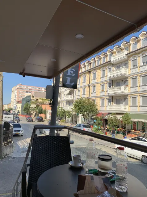 Bobi Hotel - Image 1