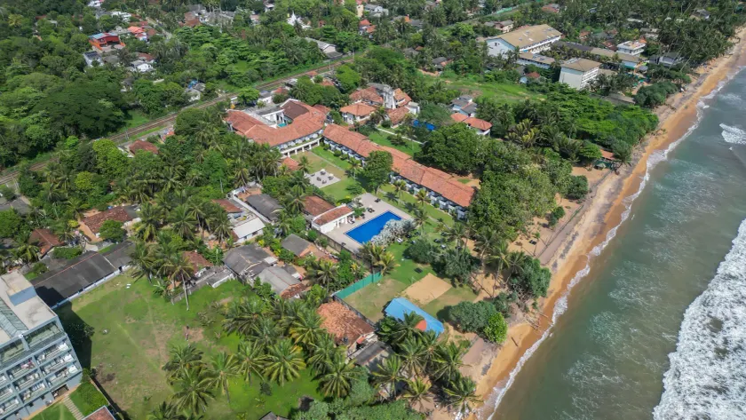 Hibiscus Beach Hotel & Villas - Image 1