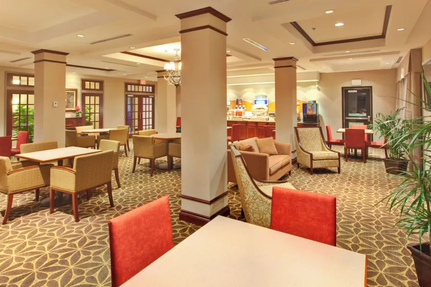 Holiday Inn Express Hotel & Suites Brockville by IHG - Image 1