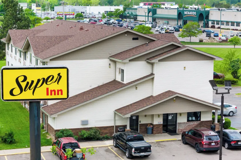 Super Inn by OYO Lansing MI - Image 1