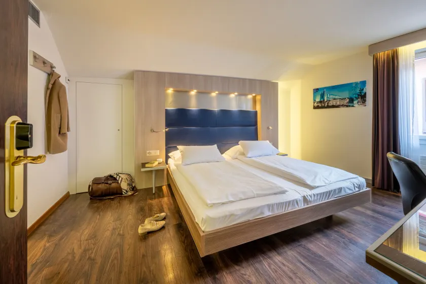 Hotel Alexander Zurich Old Town - Image 1