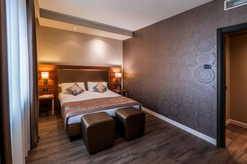 Smart Hotel Holiday - Image 1