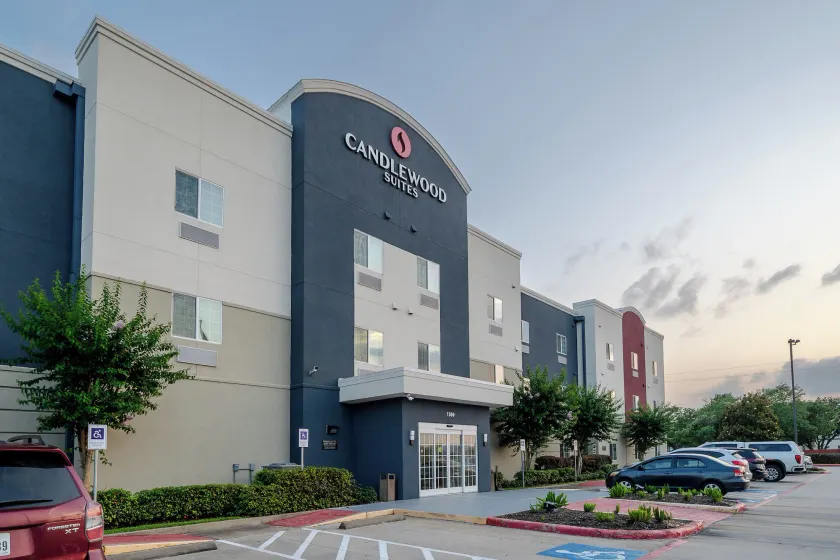 Candlewood Suites Deer Park by IHG - Image 1