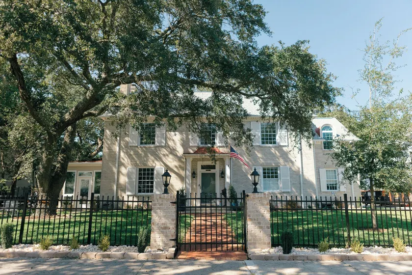 The Carriage House Inn Bed and Breakfast - Image 1