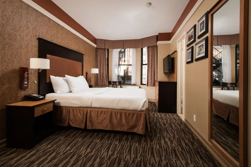La Quinta Inn & Suites Manhattan - Image 1
