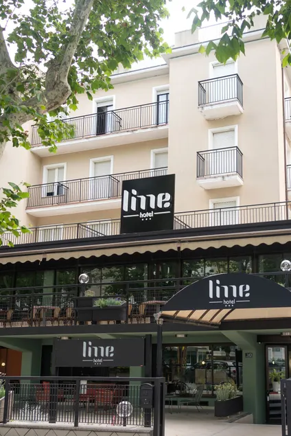 Lime Hotel - Image 1
