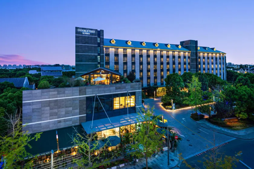 DoubleTree by Hilton Shanghai Hongqiao - Image 1