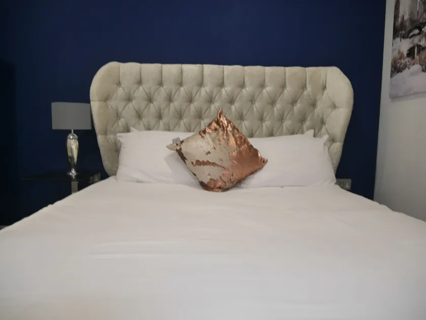 Milburn House  Luxury Apartments - Image 1