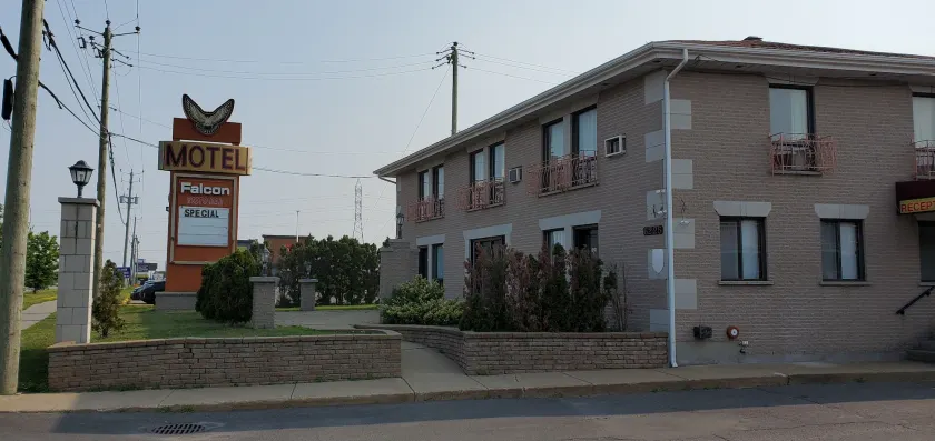 Motel Falcon - Image 1