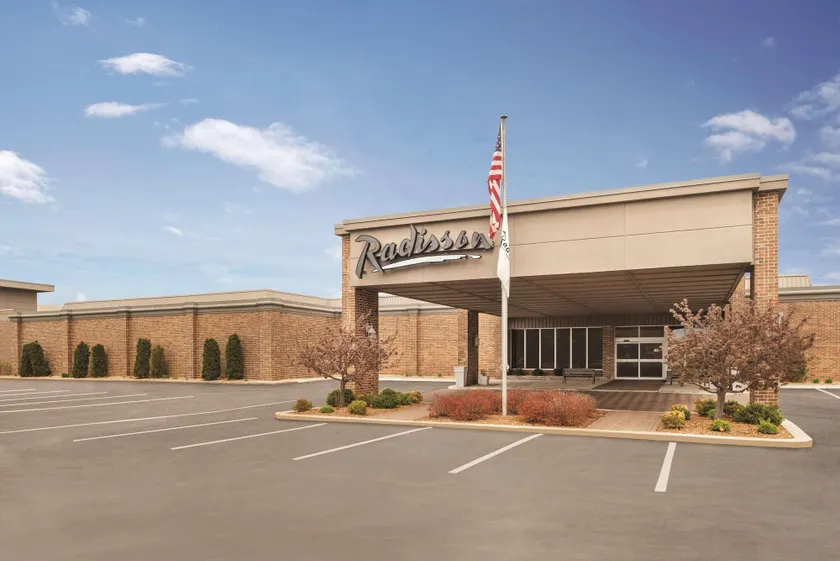 Radisson Hotel and Conference Center Fond du Lac - Image 1