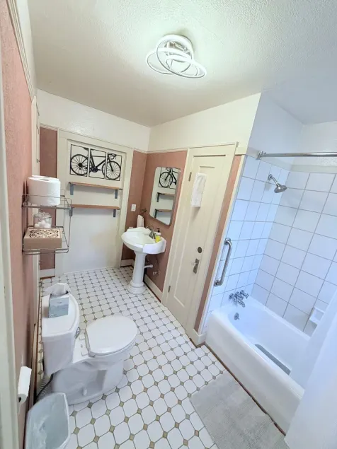 Riverpath Inn - Image 1