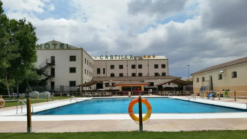 Hotel Castilla Torrijos - Image 1