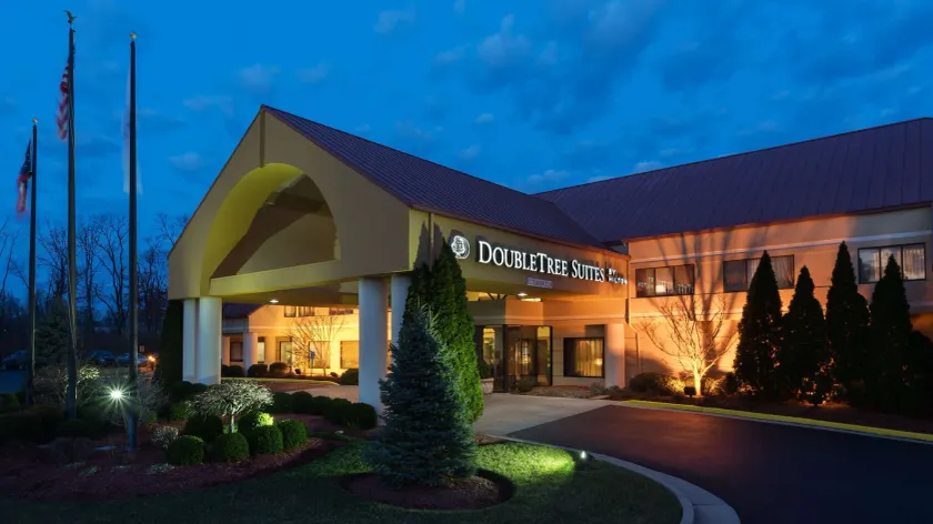 DoubleTree Suites by Hilton Hotel Cincinnati - Blue Ash - Image 1