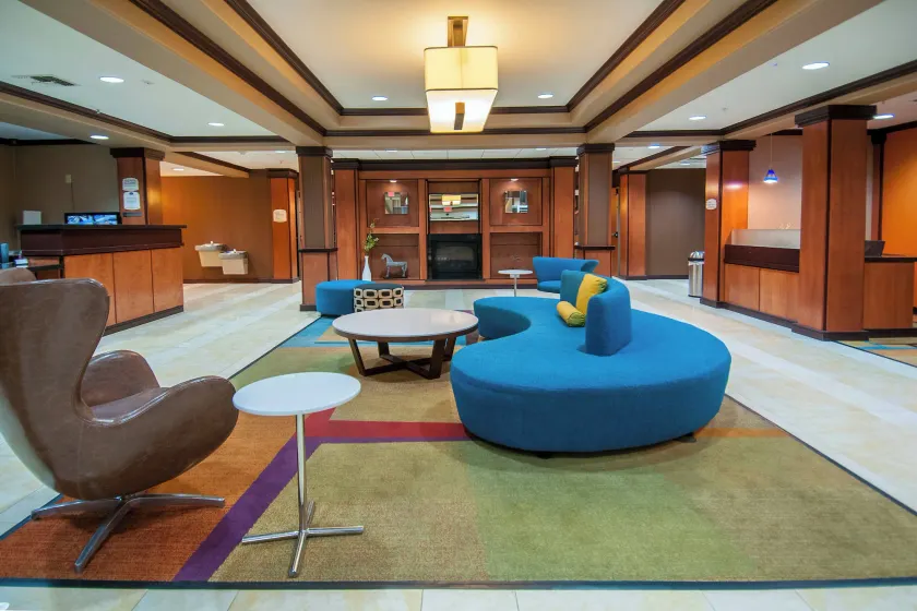 Fairfield Inn & Suites by Marriott San Antonio North/Stone Oak - Image 1