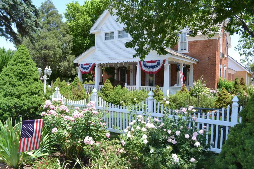 Heritage Inn  - Image 1