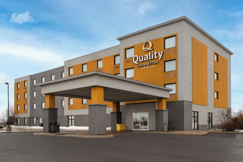 Quality Inn & Suites Kingston - Image 1