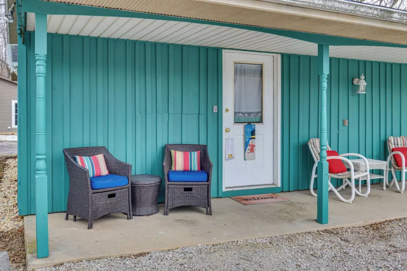 Walkable & Convenient Main Street Studio in Delphi - Image 1
