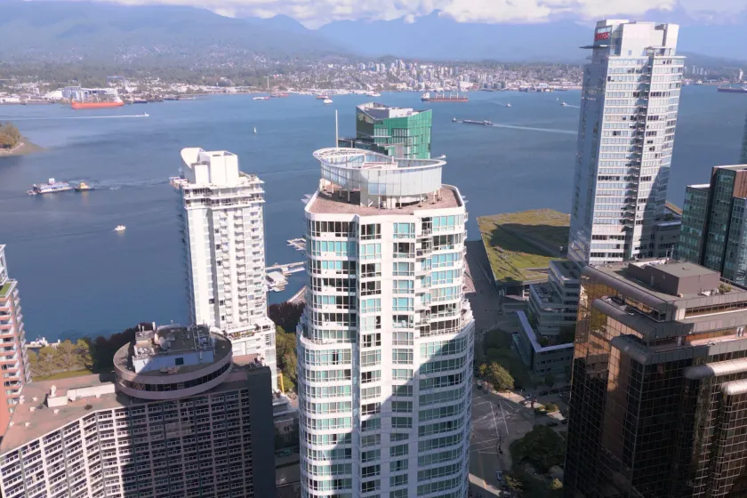 Vancouver Marriott Pinnacle Downtown Hotel - Image 1