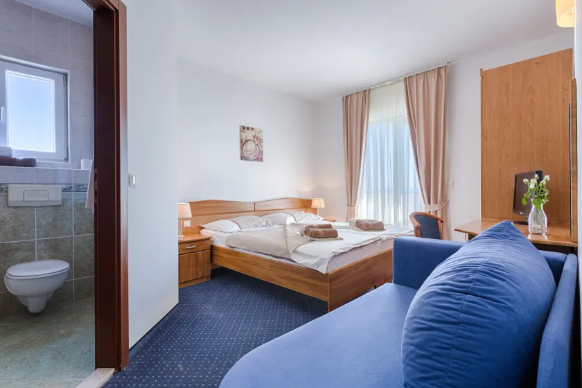 Hotel Viktorija - Image 1
