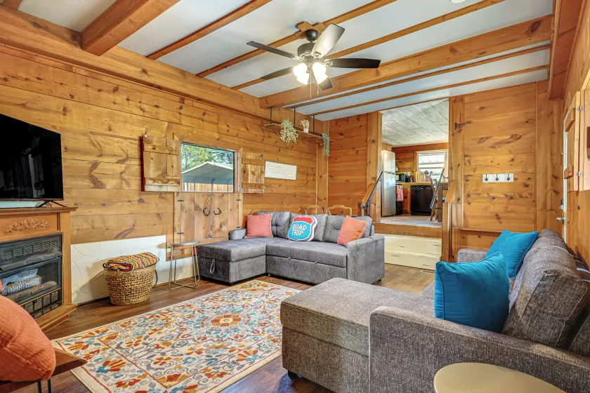 Serene Hilltop Hideaway: 7 Mi to Weatherford! - Image 1