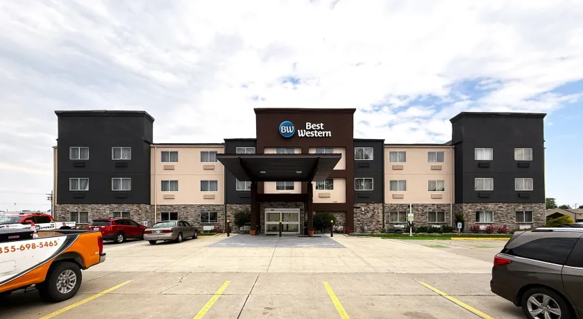 Best Western Kokomo Hotel - Image 1