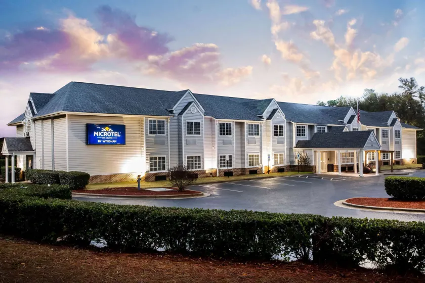 Microtel Inn & Suites by Wyndham Southern Pines Pinehurst - Image 1