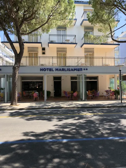 Hotel Marlisa Pier - Image 1