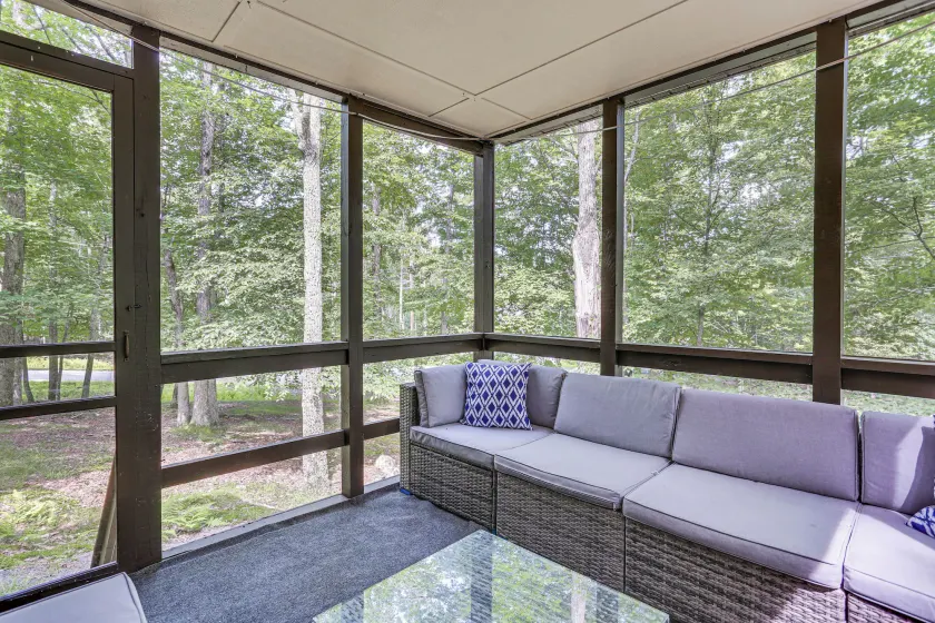 Pools, Lake, AC, Tiki Bar, Skiing: Delaware River - Interni