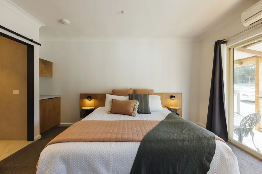 Eleven - Room