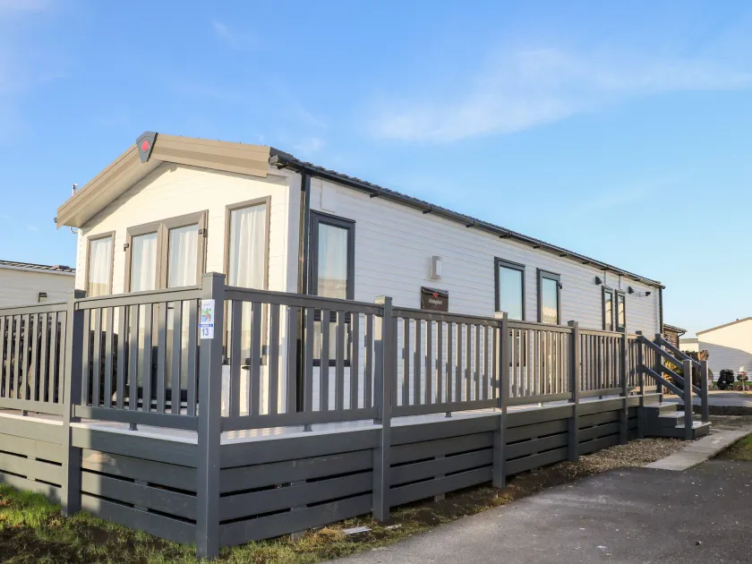 Chichester Lakeside Self-Catering Holiday Home - Image 1