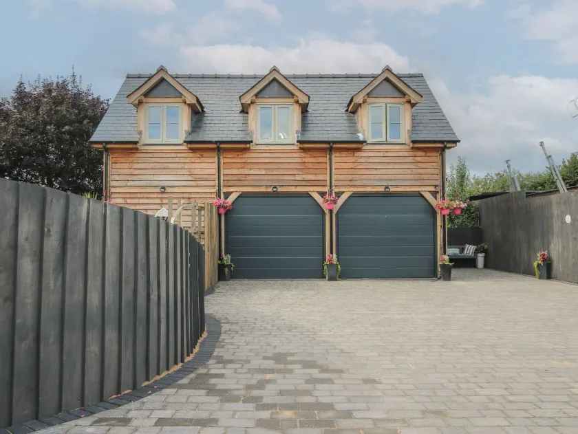 Little Acre - Image 1