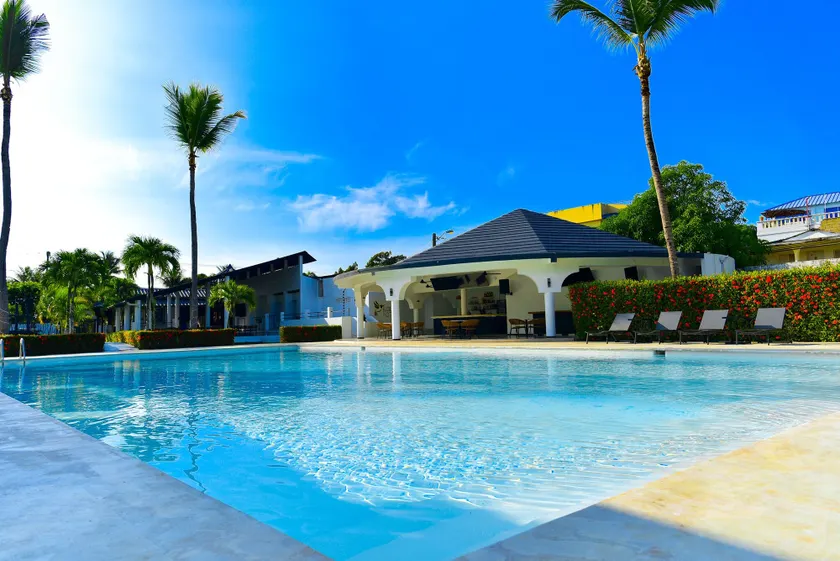 El Colibri Hotel - Image 1