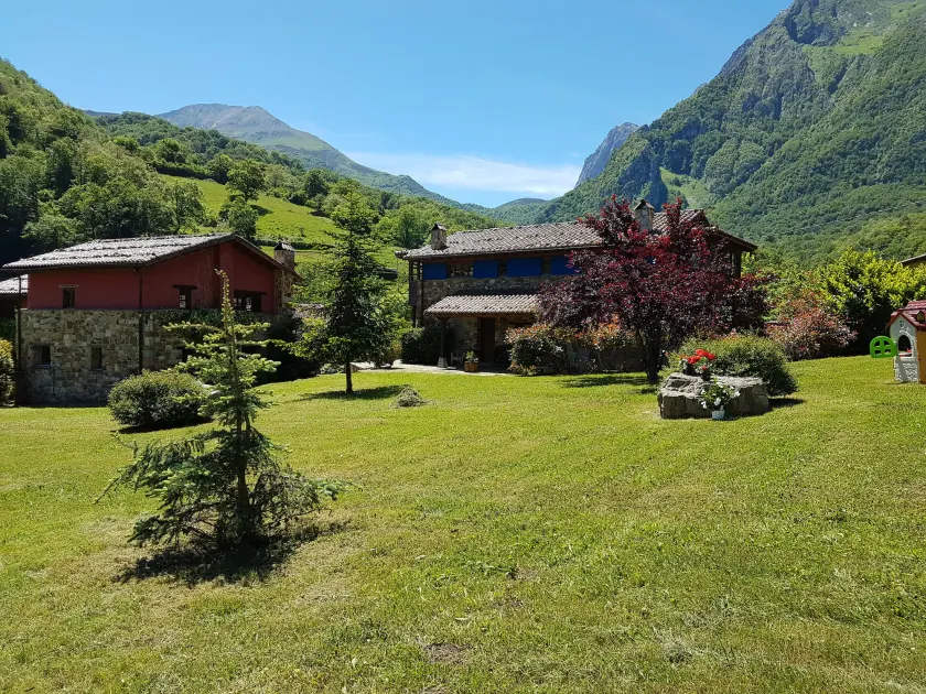 Casas rurales Valle de Bueida, jacuzzi solo en las casas el El Palacio y Viscárcel - Image 1