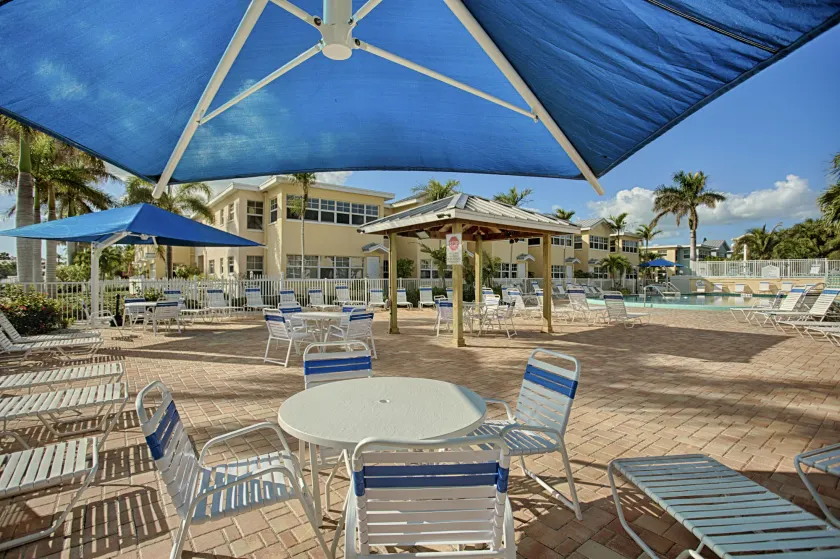 Barefoot Beach Resort - Image 1