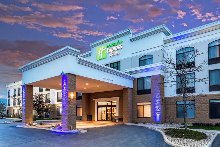 Holiday Inn Express & Suites Cedar Falls - Waterloo by IHG - Image 1