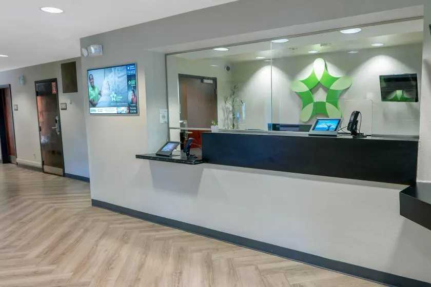Extended Stay America Suites Long Island Bethpage - Lobby