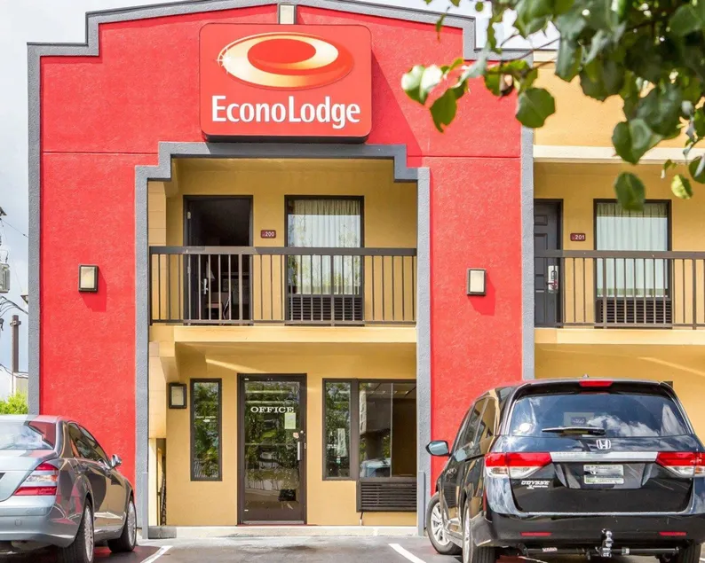 Econo Lodge Knoxville North - Image 1