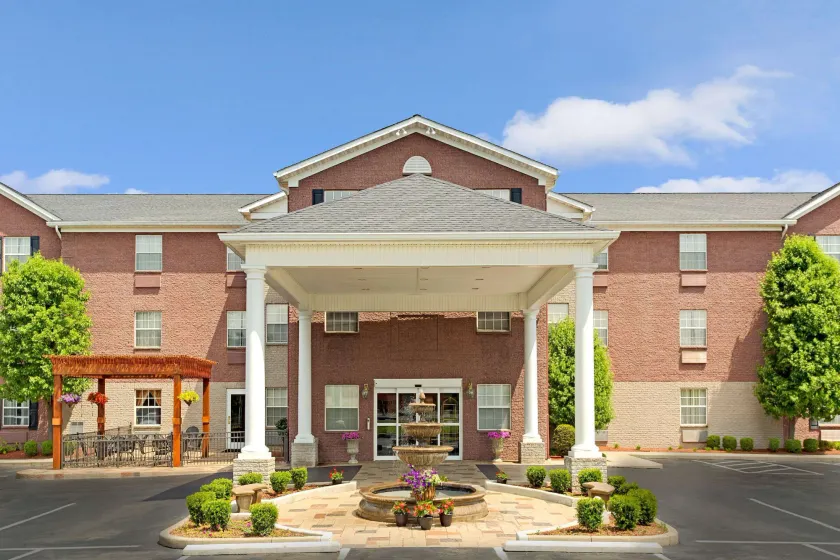 Hawthorn Extended Stay by Wyndham Cincinnati/Sharonville - Image 1