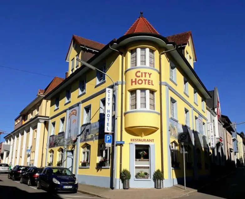 City Hotel - Image 1