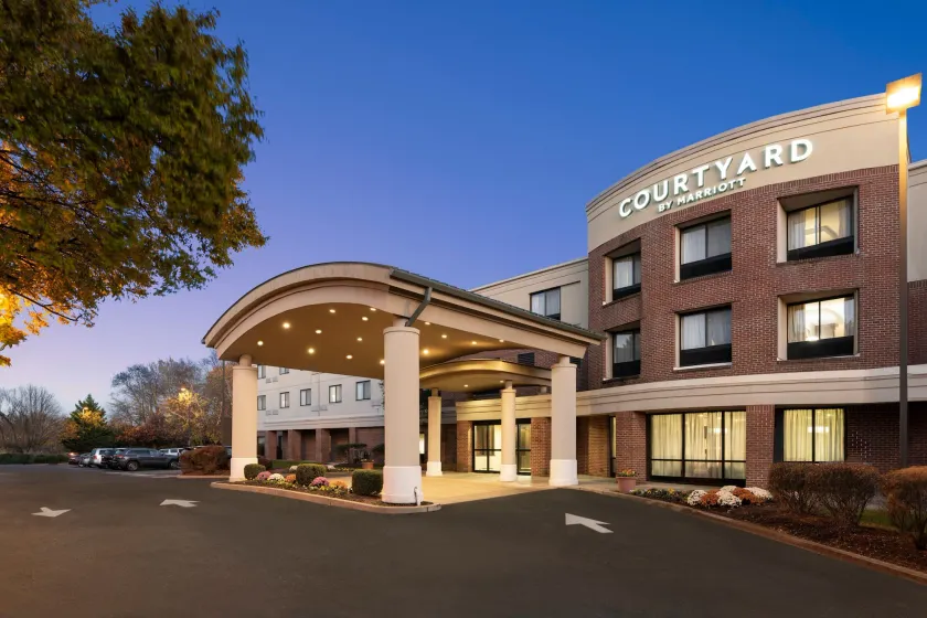 Courtyard Wall at Monmouth Shores Corporate Park - Image 1