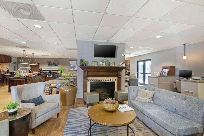 Best Western Savannah Historic District - Image 1