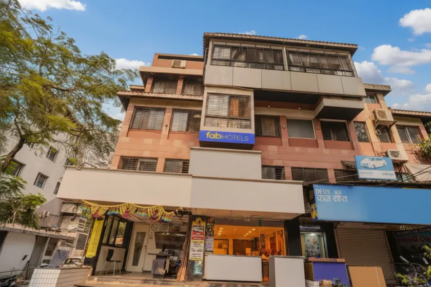 FabHotel Saroj Inn - Mumbai Naka - Image 1