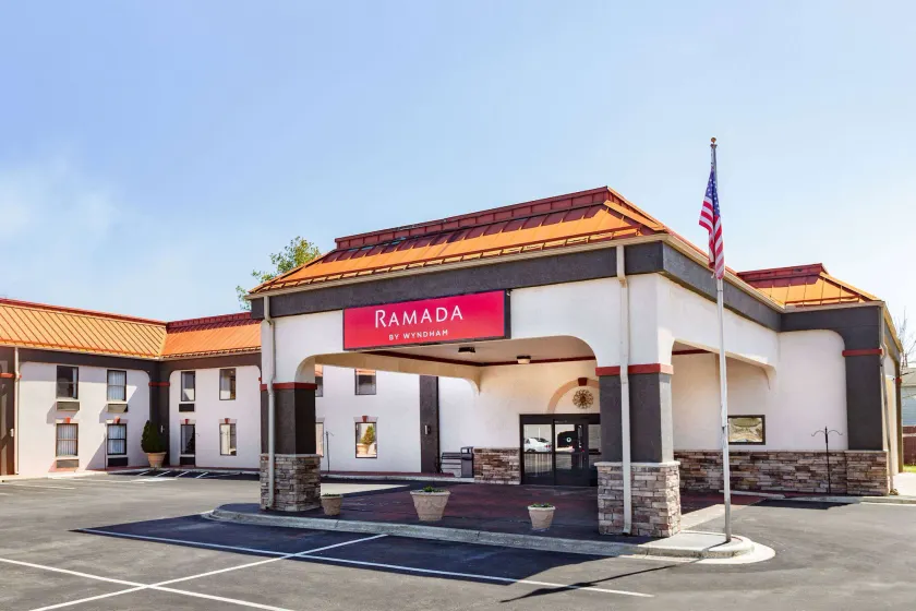 Ramada by Wyndham Hendersonville - Image 1