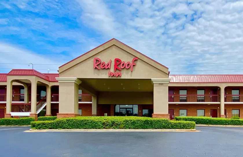 Red Roof Inn Prattville - Image 1