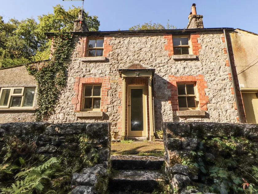 Rock Cottage - Image 1