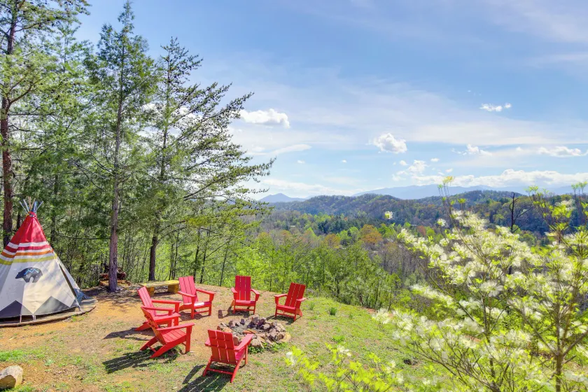 Camp cabina a tema w / vasca idromassaggio, Teepee e Views! - Image 1
